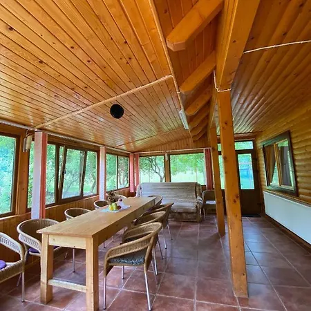 Ab's Rustic Holiday home *